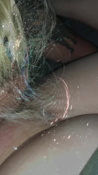 Cum Zilla: Nữ hoàng phun nước mang thai