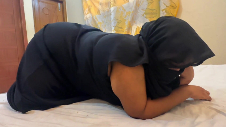 Aria Mia: Please Roughly Pound My Big Ass &amp; Wet Pussy My Parents...