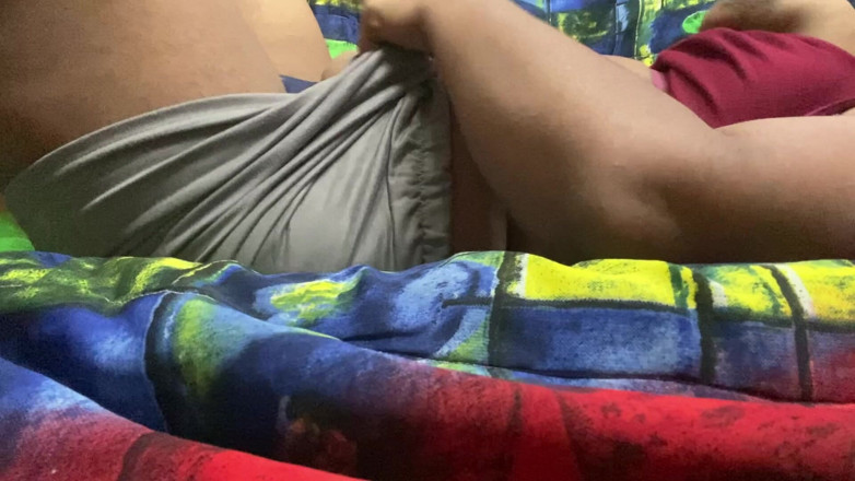 Angoori: Gadis asal mallu lagi asik fingering memeknya sampai muncrat