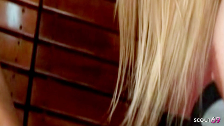 Shemale TS Collection: Latino garoto recebe anal fodido por loira travesti peituda