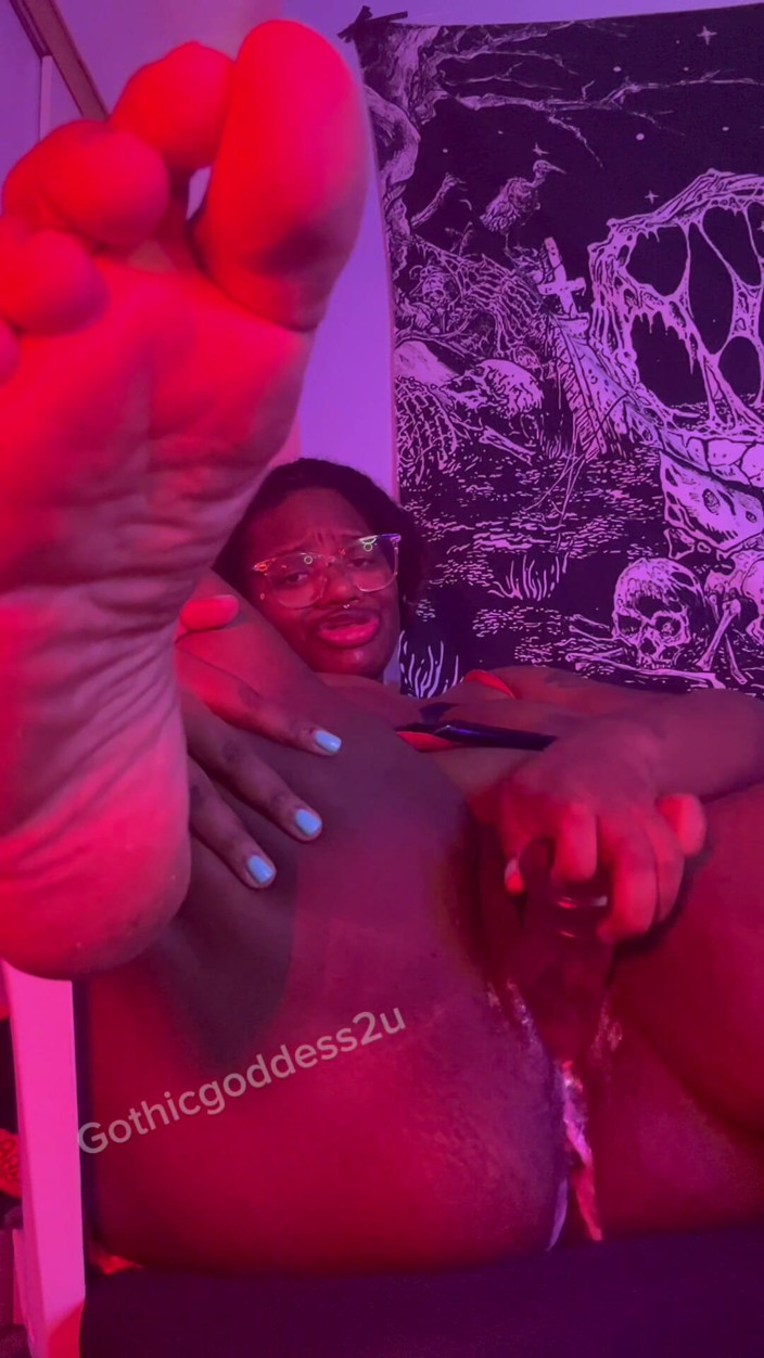 Gothic Goddess: Big Tit Ebony BBW Loves to Cream on Dildo