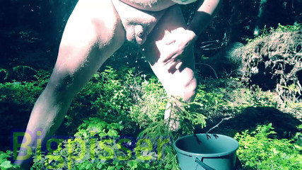 Big Pisser: Il grandepisser si fa la pipì e si lava i...