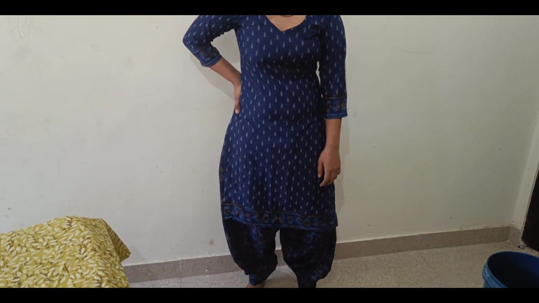 YOURAMRITA04: Linda india desi village hermanastra fue primera vez duro dolorosa...