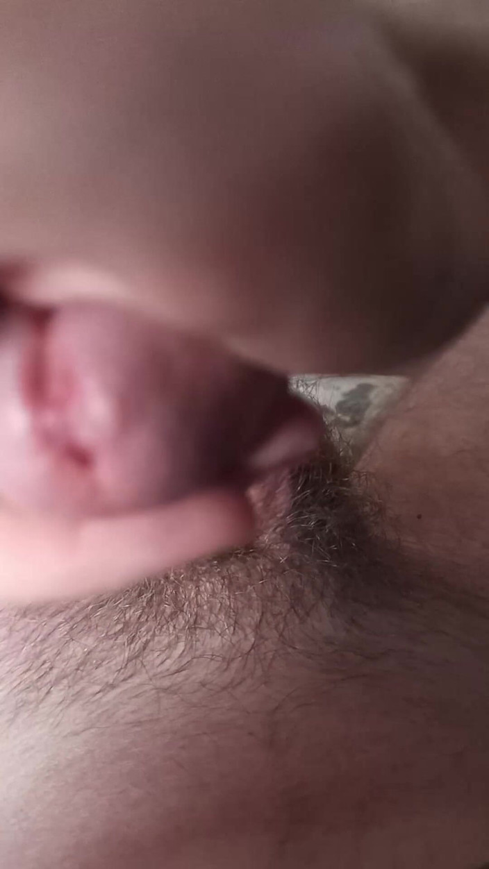 MurryTurk: Türk büyük kıllı yarak. Mastürbasyon çekiyorum yarrağım ile boşalıyorum. Tek başıma