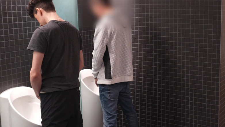 Dylan Swatson: Hampir ditangkap... Dua lelaki lurus meniup satu sama lain di...