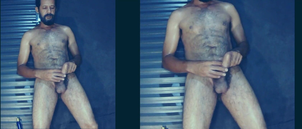 Rock F hairy: Bôi dầu chân ban đêm và tự massage