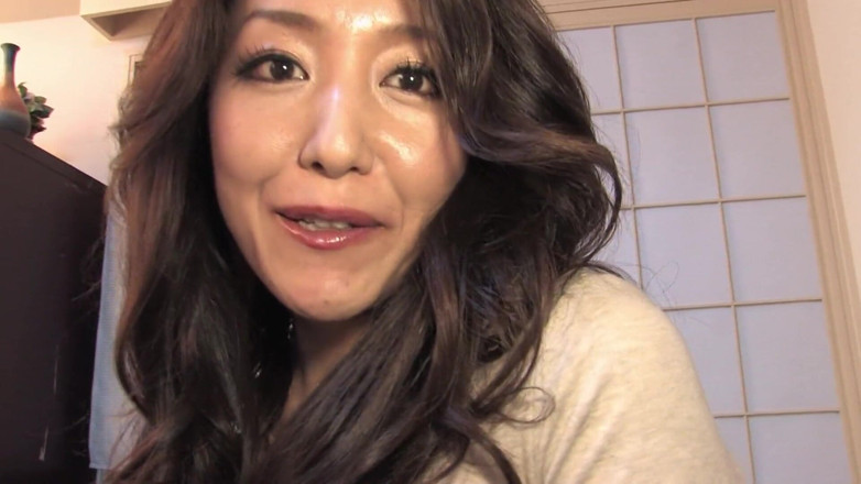 Blowjob Fantasies from Japan: Olgun Japon fahişe duşta yarak üflemeyi seviyor