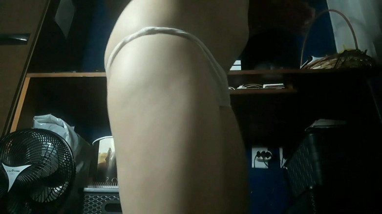 Little Ant2: Aku mergokin pacarku lagi asik masturbasi