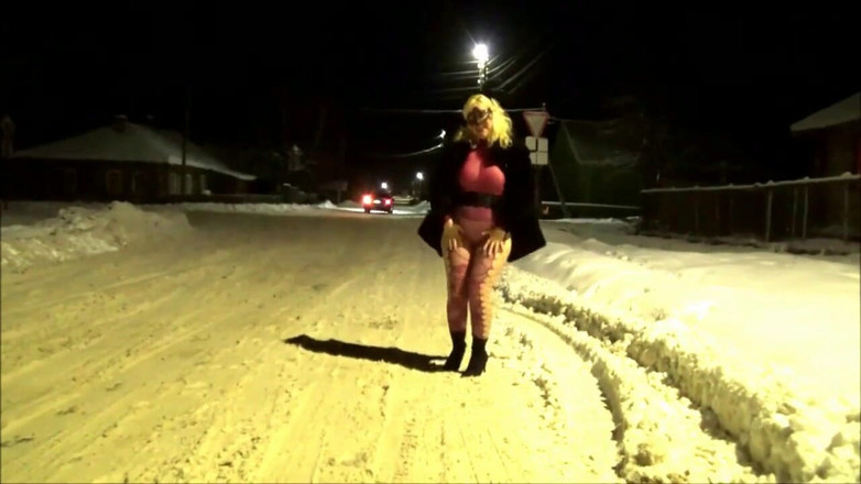 RedRoseRus: Podiumuri obraznice de Anul Nou fără chiloți - videoclip complet