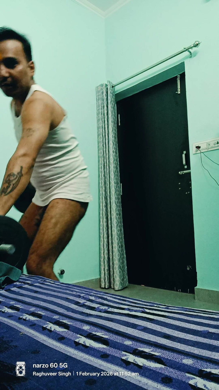 Rajasthani-old-lover: Indyjski gej oficer