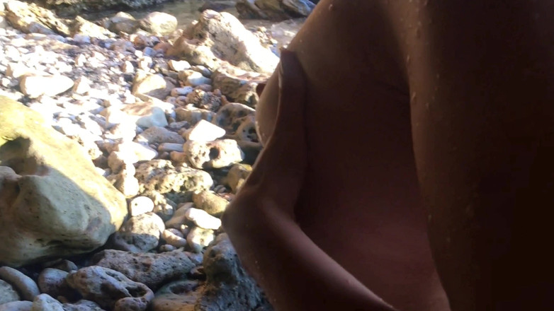 Hairy couple: Scopata rischiosa in spiaggia