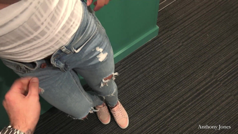 Mya Quinn: Blowjob Cumshot on the Public Stairs at the Hotel After...