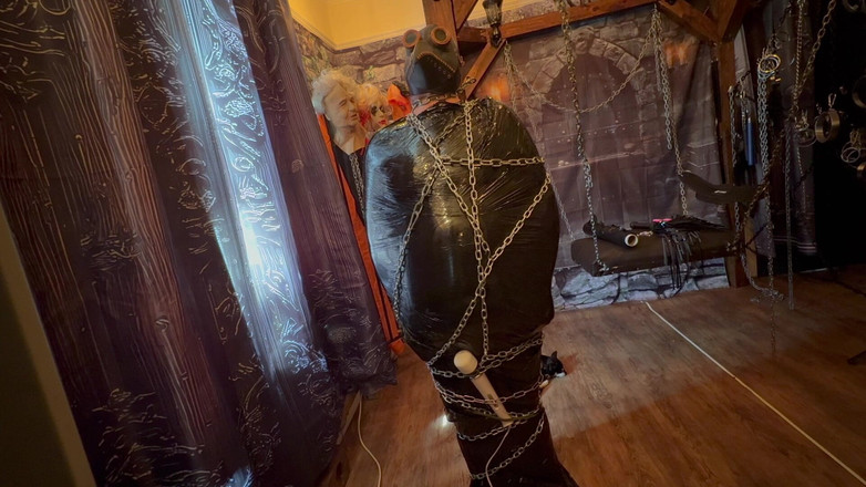 Aaexperiencesltd: Final Part:- Domina Satana &amp; Bag Man in Chains and Pallets...