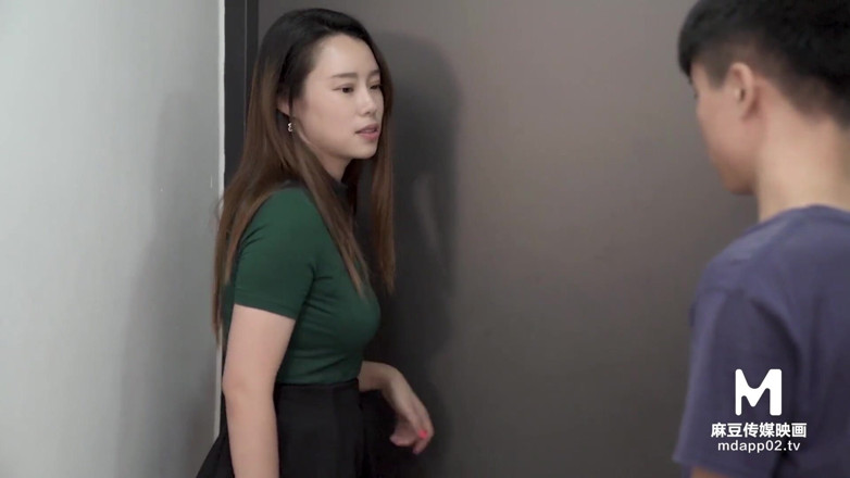ModelMedia Asia: Afluisteren op het ondergoed van de buren, gevonden