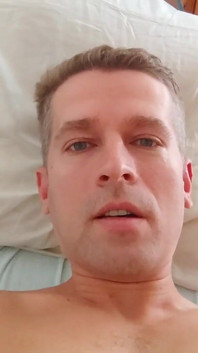 POV Dirty Talk (požadavek): Nejprve se mi to nelíbí, ale pak se plně podrobím tvýmu ptákovi