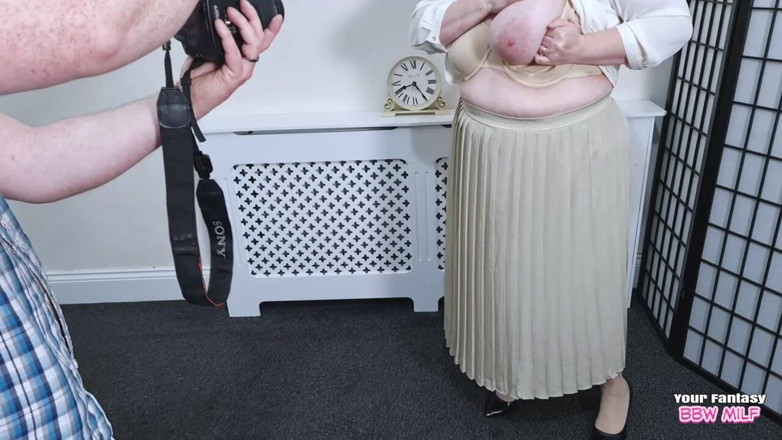 BBW_Wife: Mannequin en collants pour une fan excitée