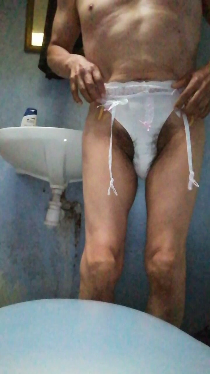 Marga9012: En lingerie, son vieux chancluda
