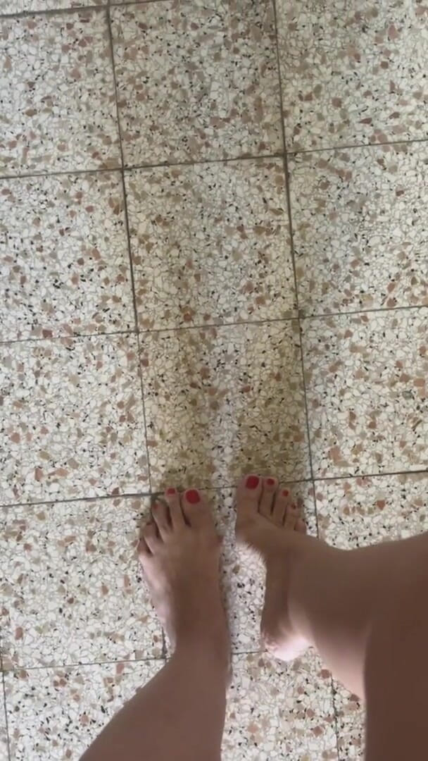 Bergami Melissa: Il suono dei piedi sudati