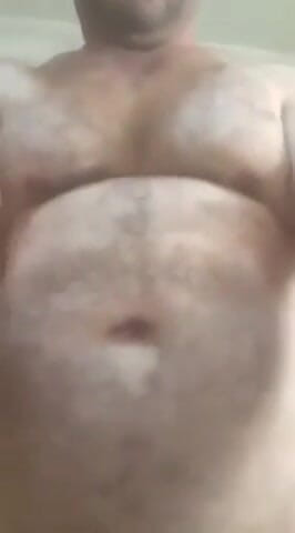 Horny Inn: Uomo caldo turco si masturba