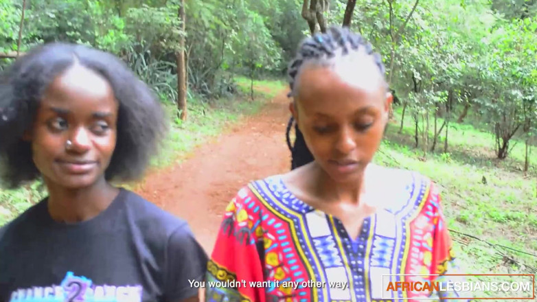 African Lesbians: 보지를 먹고 시오후키하는 아마추어 아프리카 흑누나 레즈!