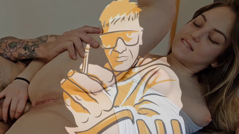 Elnonohub: La Sorellastra Dice Che Il Suo Culo Stretto È Finalmente Pronto...