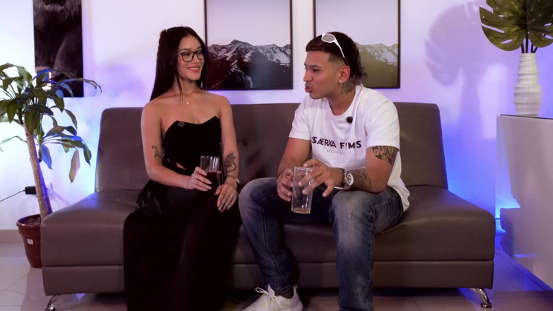 SaraFilms: Carolina Gu převléká svou tajnou přitažlivost k ženám