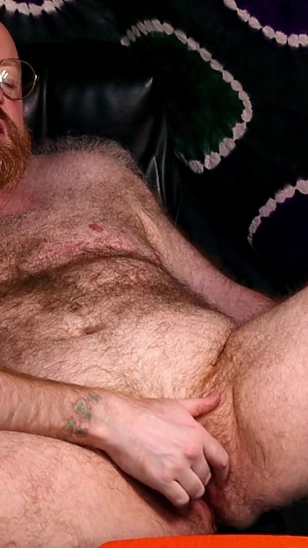 Pump 'n' Thrust - Ftm / Trans Bear Pumps and Fucks His Man Cunt (RonBeastly)