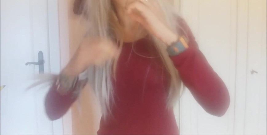 savannahamatoriale: Es ist nutzlos, sie weiterhin zu verehren. Diese schöne frau...