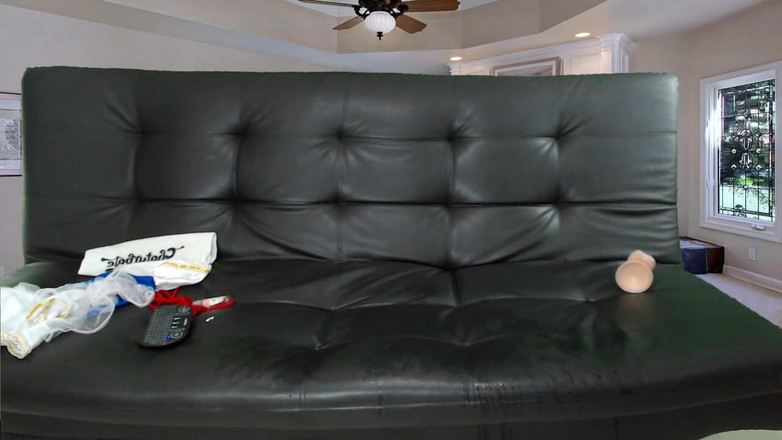 GymBabeXXX: Une Belle-mère À Gros Nichons Jouit Avec Un Gros Gode Et...