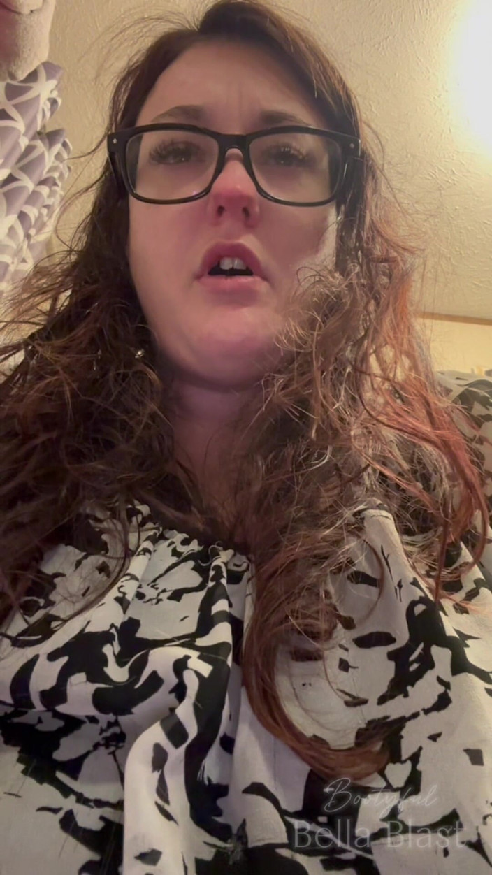 BellaBlast: Bbw oční kontakt na toaletě prdí a Log Plops intimní...