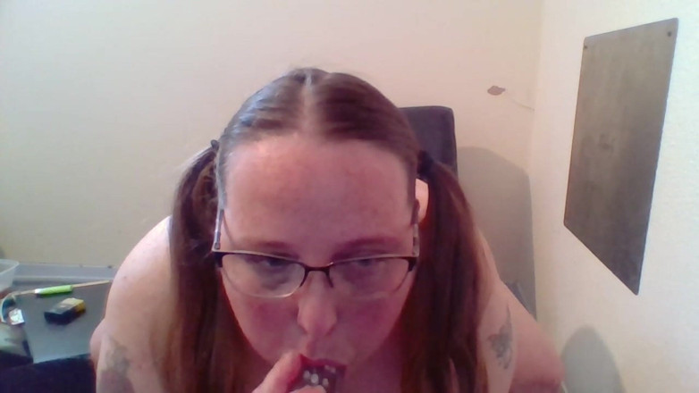 AngYourDirtyCanadian: POV dildo blowjob necken nur für dich