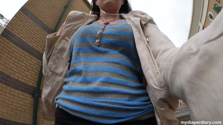 Faye Taylor: En el aparcamiento caminando