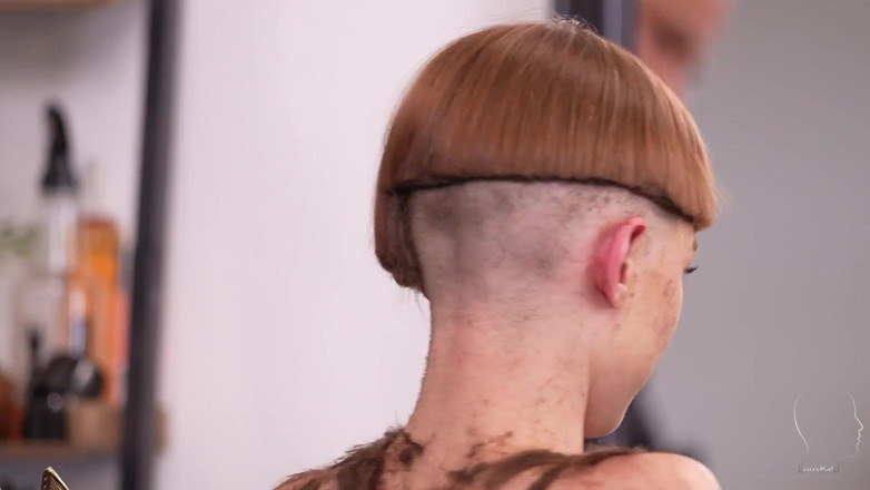 Euro Bald: Moniqe