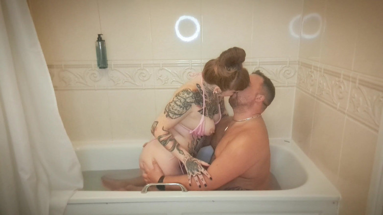 Yourfavecumslut: Sex ve vaně