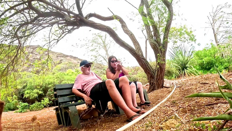 Jinx Ravic: 30-letni Jinx daje 60 lat Rex Blowjob