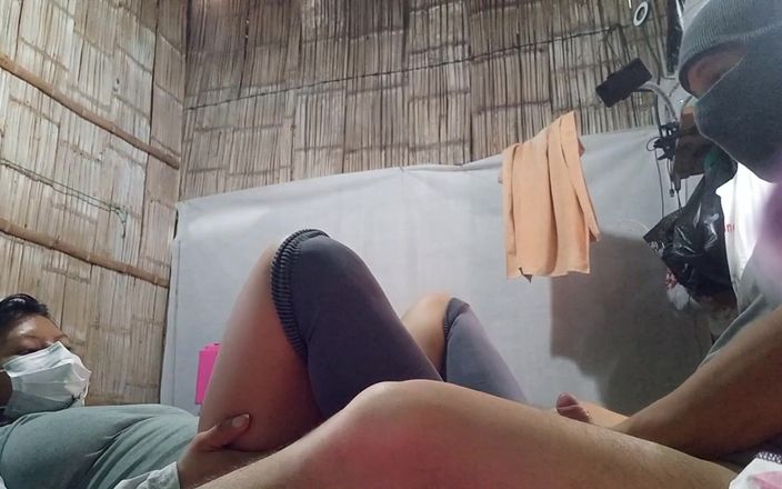 Martin13: La mia figliastra mi fa una masturbazione gotica con i...