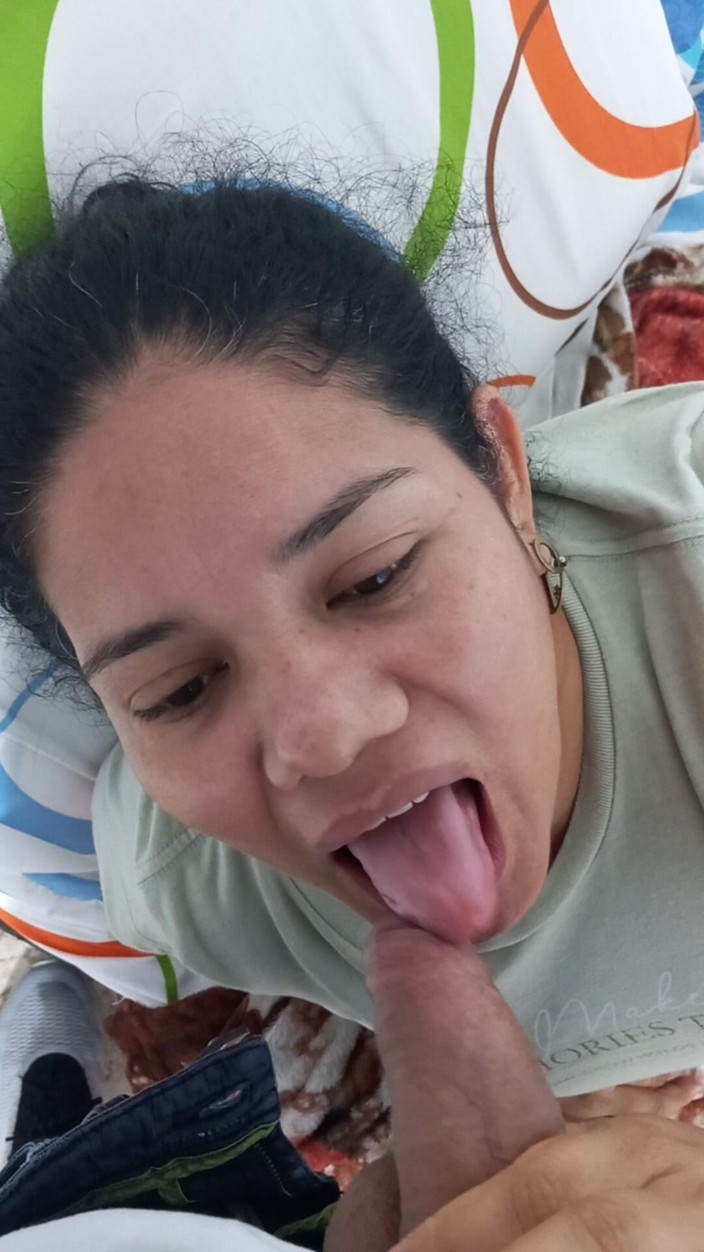 Valkyrie and Luigy Couple: Krásná dívka saje hluboko do krku