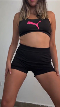 Ketagih Gimrat dan Fabrik Menyembah Otot Biceps Abs Femdom Dewi Nakal