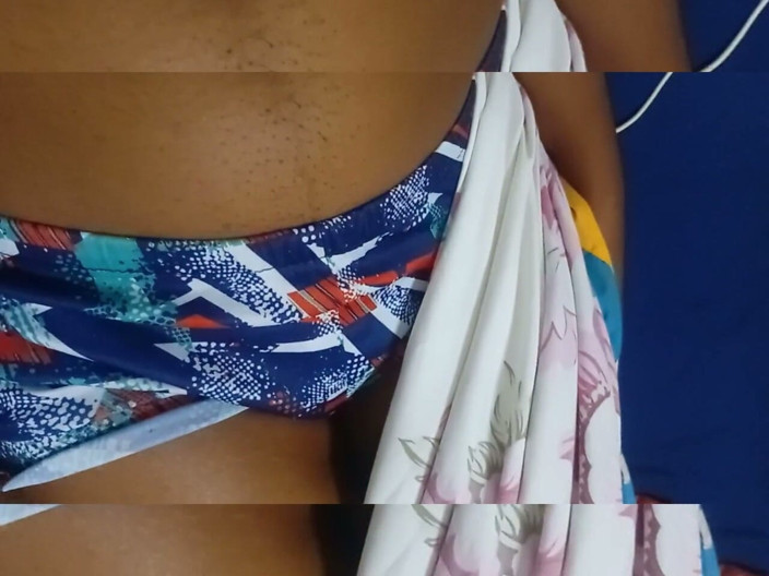 Dericky22: เธอสูญเสียการควบคุมอย่างสมบูรณ์และน้ําหีแตกทุกอย่างบนเตียง