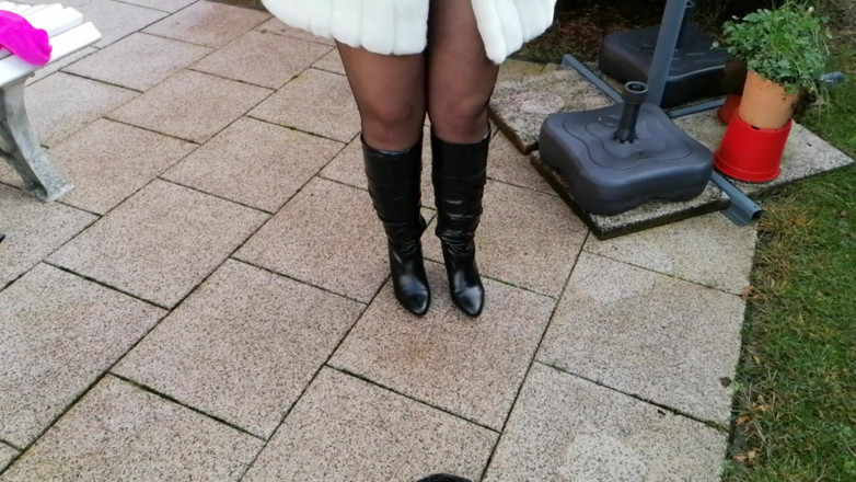 Extrabot: Too cold for pipi