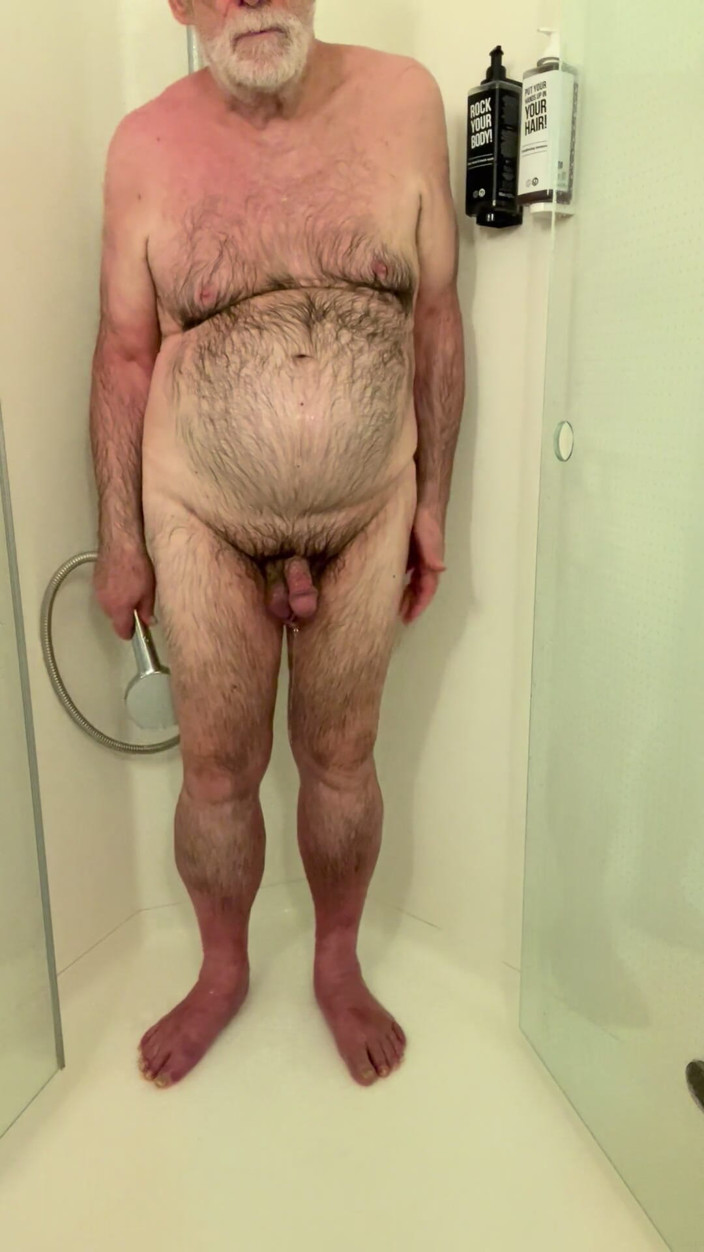 Coach Karl dude lodge: Entraîneur Karl Fall sous la douche 2 7219