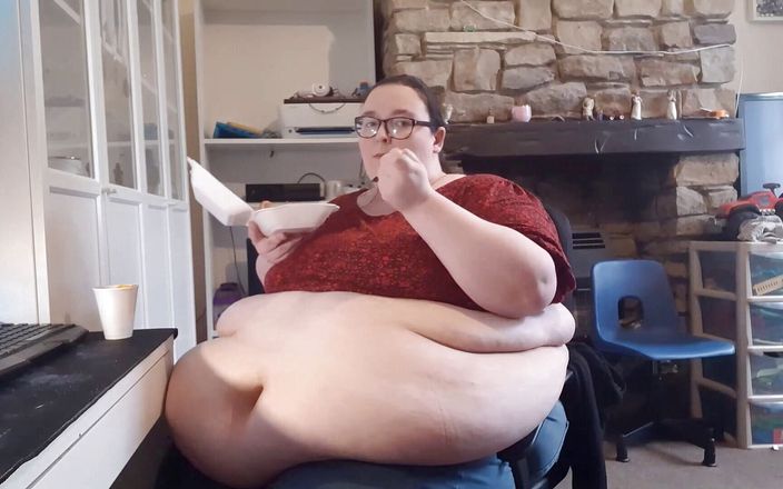 SSBBW Lady Brads: Ich stopfe mein fettes gesicht mit fettigem essen