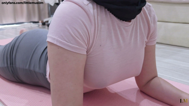 LittleMuslim: POV a Sexy Hijabi Girl Stretching in Yoga Pants Showing...