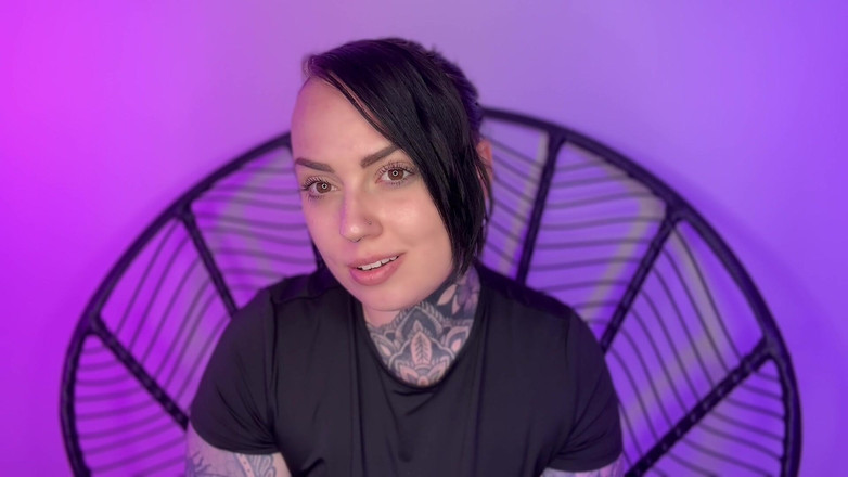 Miss Valentina: Ballbusting a šukání