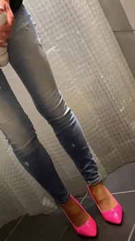 ฉี่สิ้นหวังในกางเกงยีนส์ แล้วเขาฉี่ใส่ฉัน