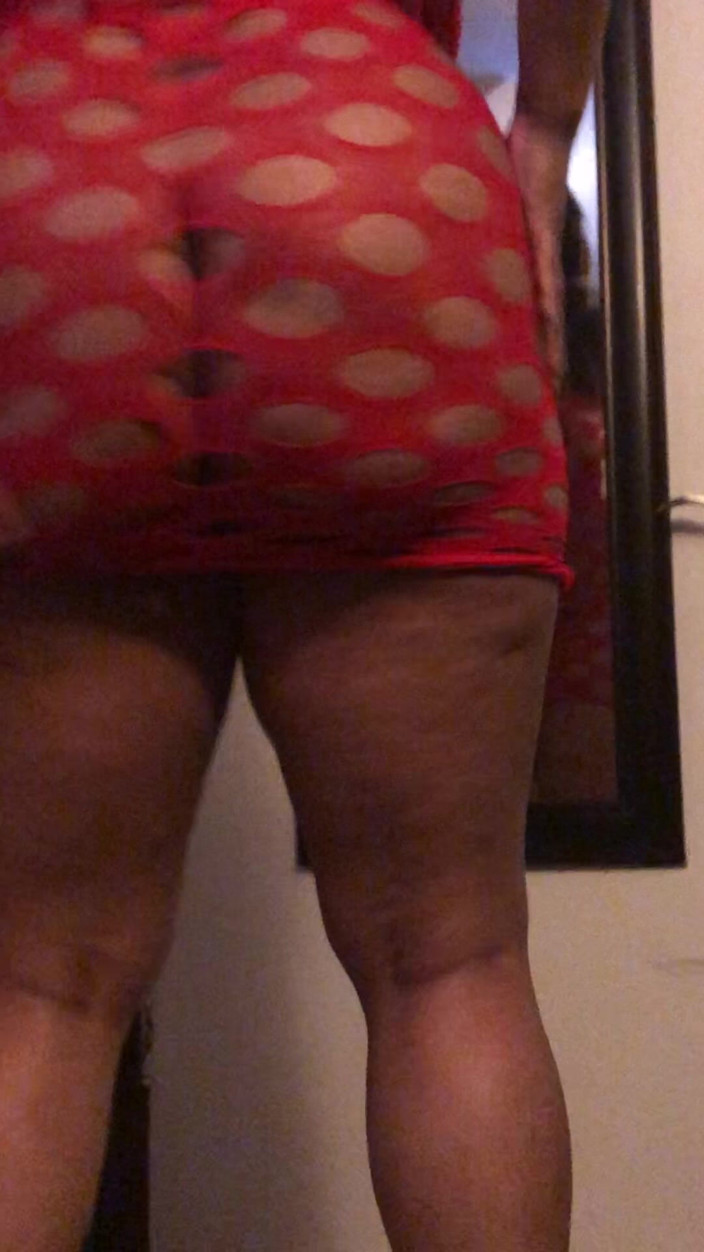 Vicki Bam: Odanın etrafında twerk yapıyor