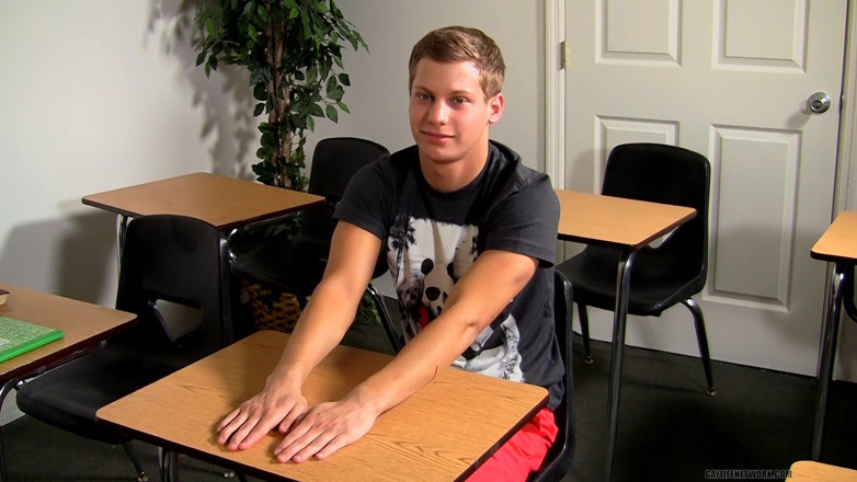 Teach Twinks: Intervievând o femeie sexy Blade