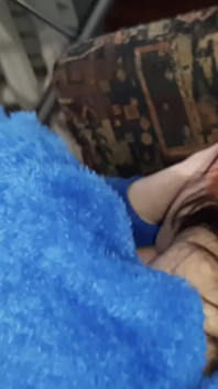 Lezbiyen kölem ikinci kölem yakında dinlenirken beni çabucak orgazma ulaştırdı