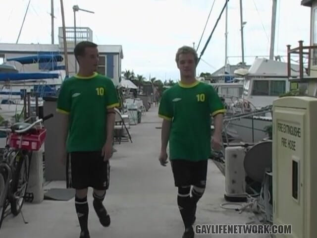 Gay Life Network: Fotbalová Dvojčata šukají po zápase