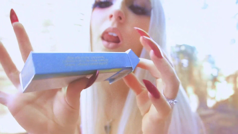 Matriarch Malice: Куріння в бікіні, приниження брата